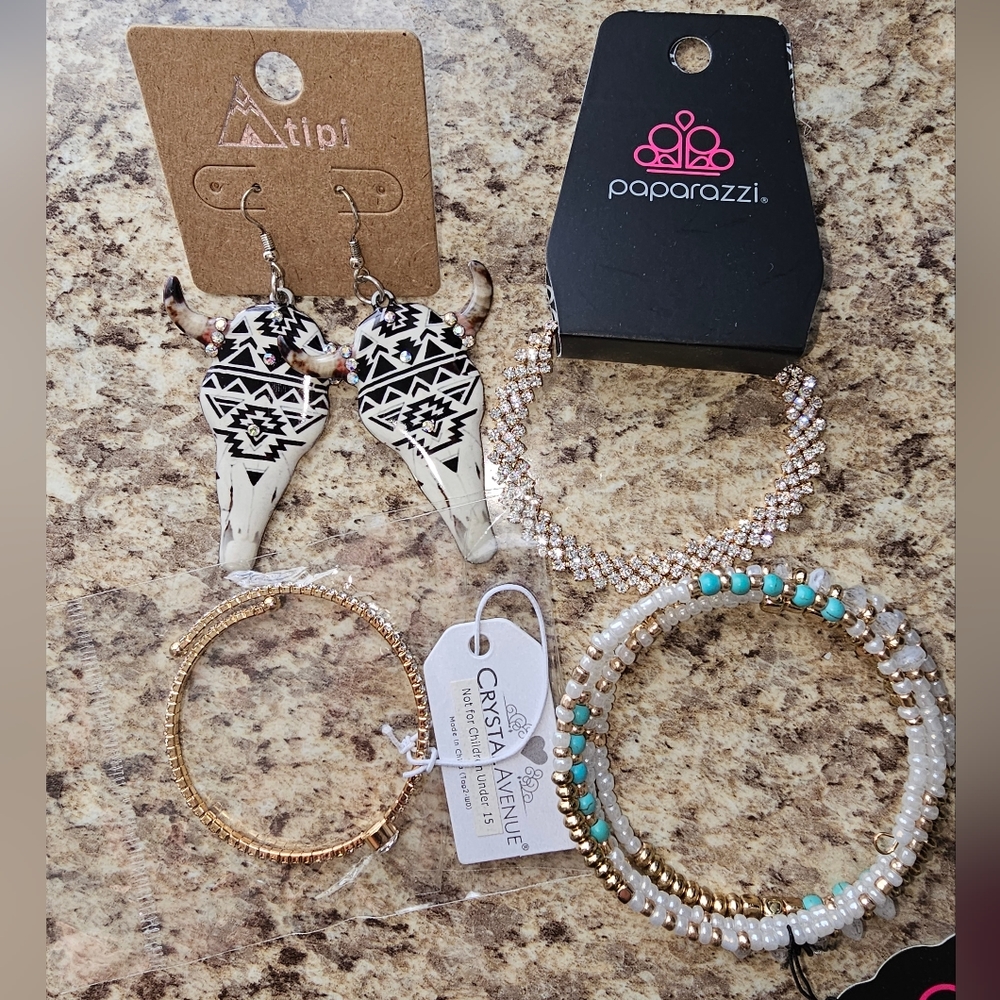 5 piece Jewelry lot, sparkly western boho  bracelets & bull head dangle earrings